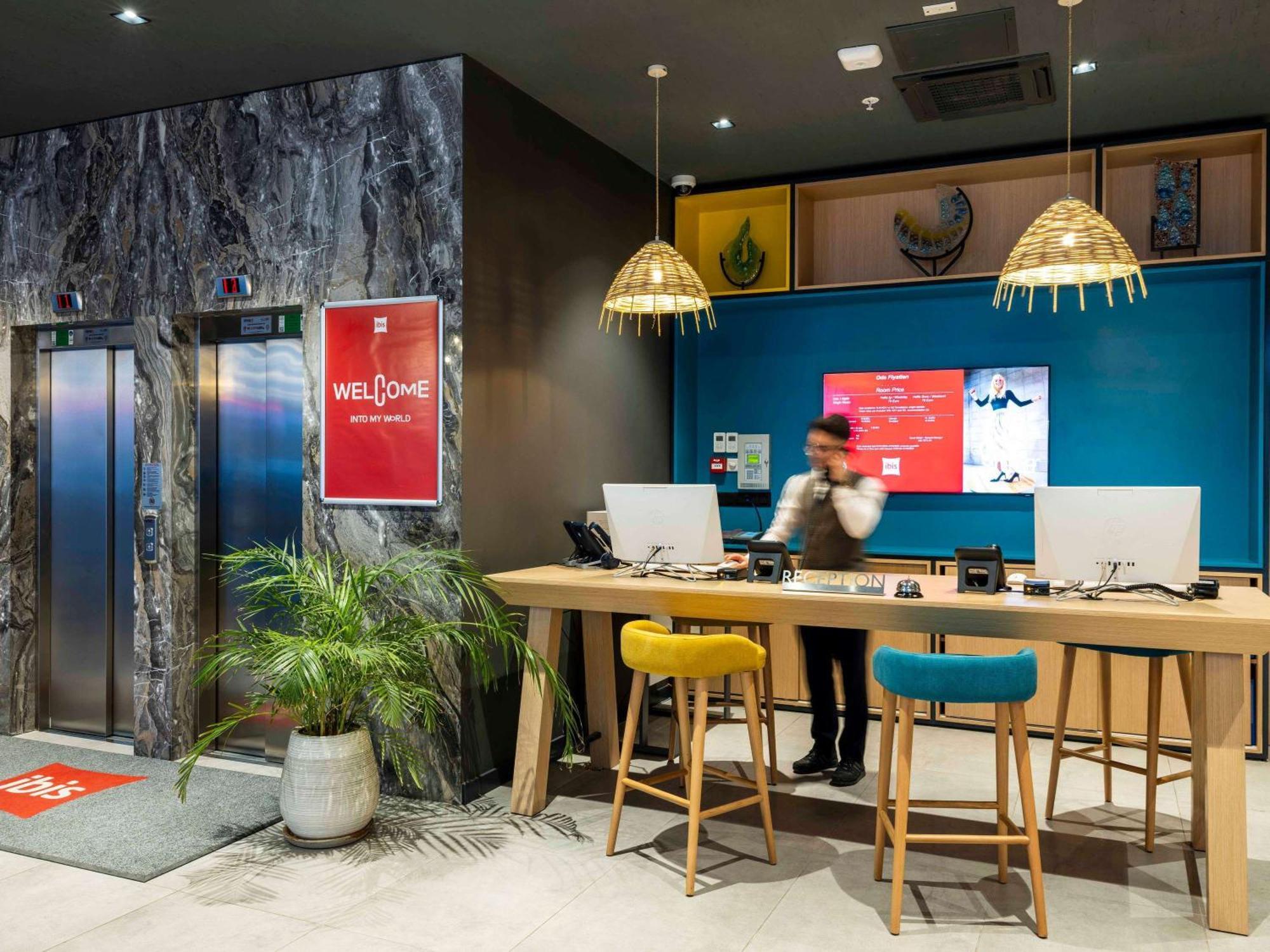 Hotel Ibis Istanbul Sisli Esterno foto
