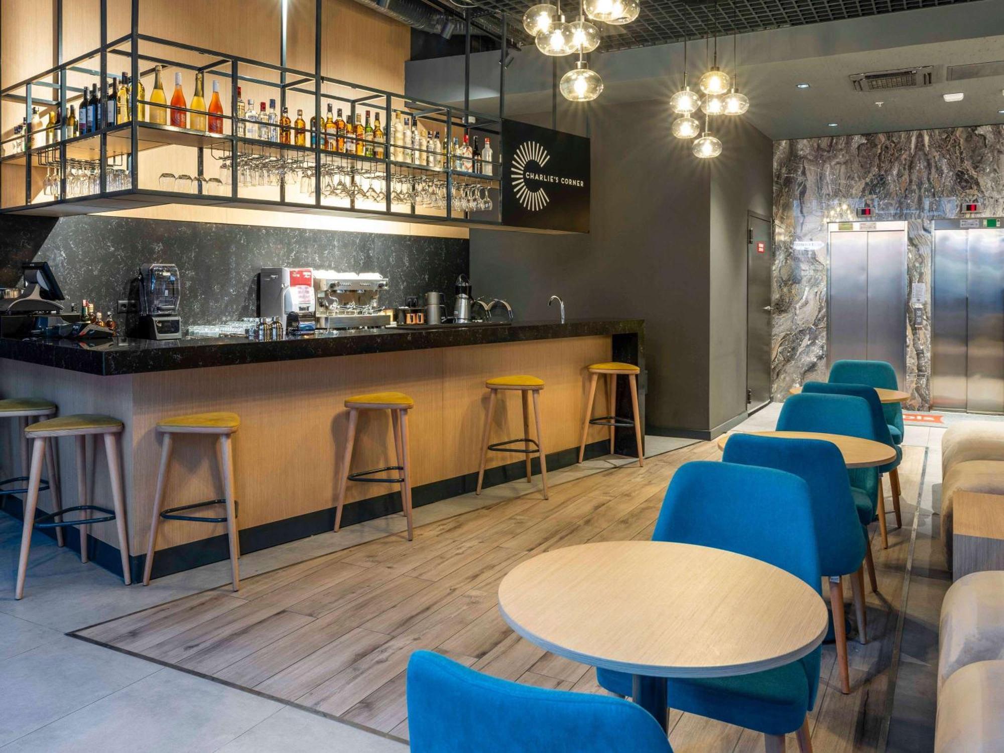 Hotel Ibis Istanbul Sisli Esterno foto