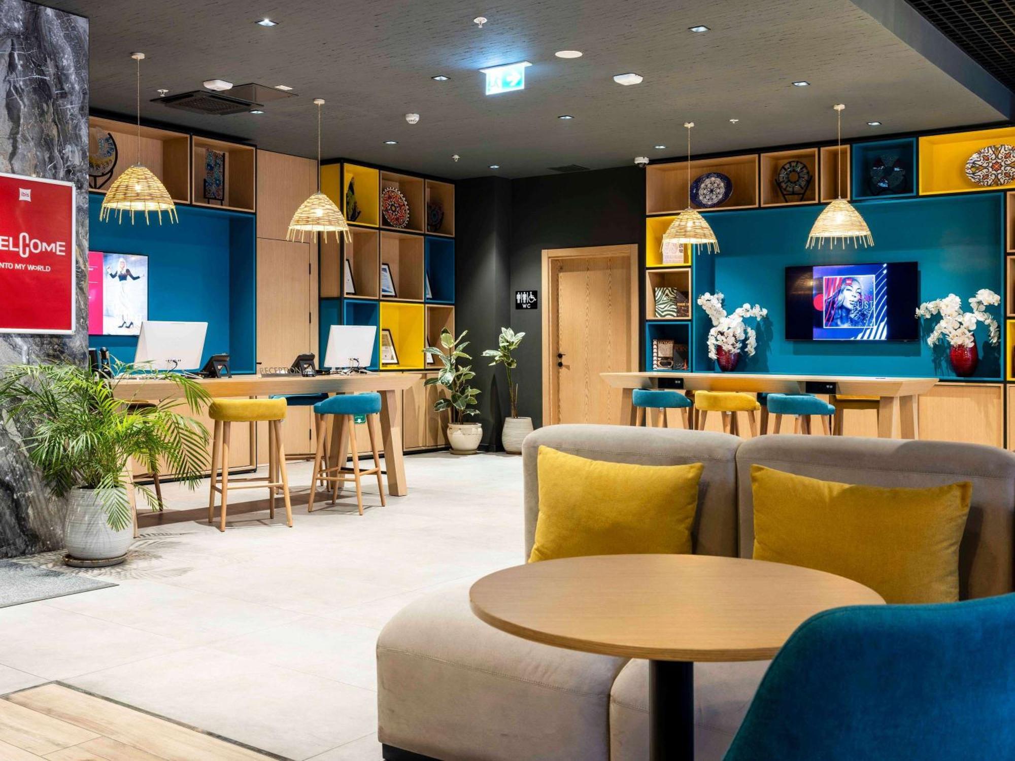 Hotel Ibis Istanbul Sisli Esterno foto