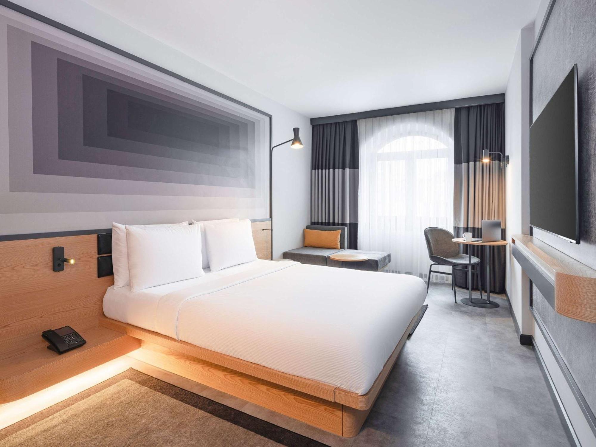 Hotel Ibis Istanbul Sisli Esterno foto
