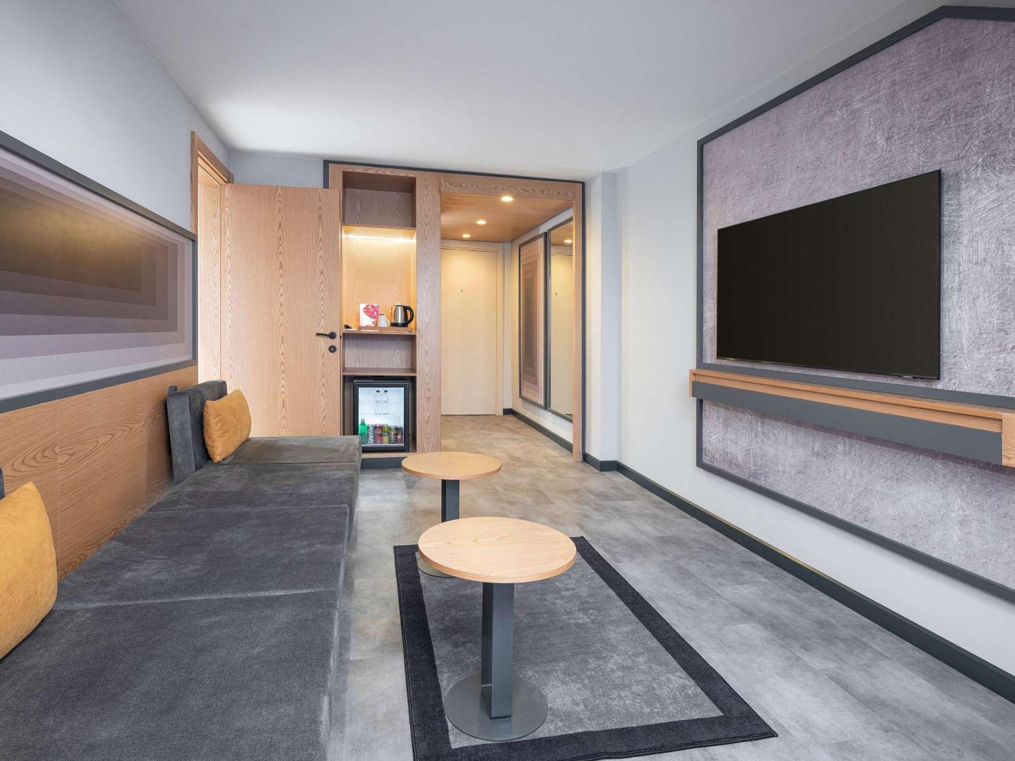 Hotel Ibis Istanbul Sisli Esterno foto