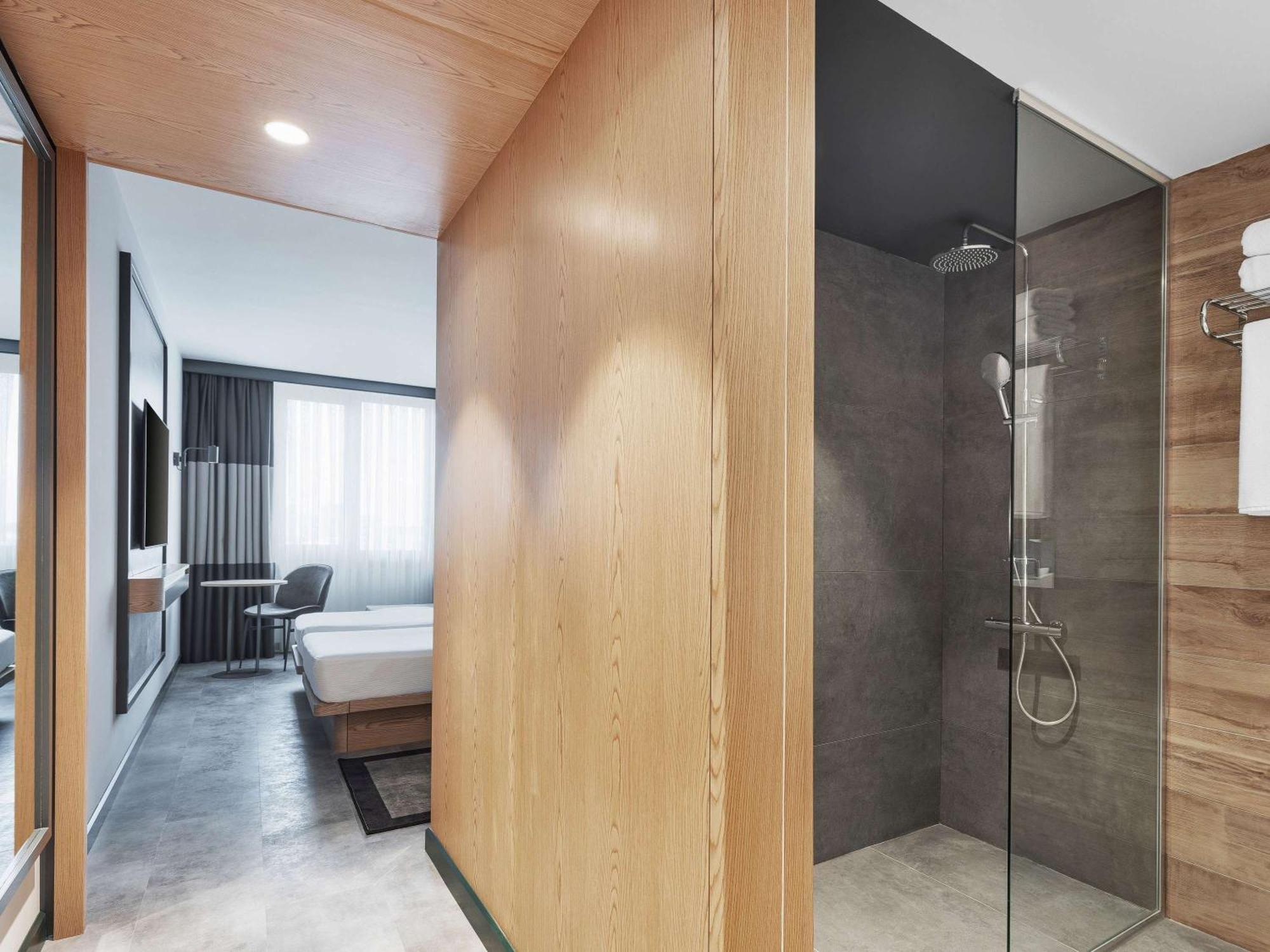 Hotel Ibis Istanbul Sisli Esterno foto