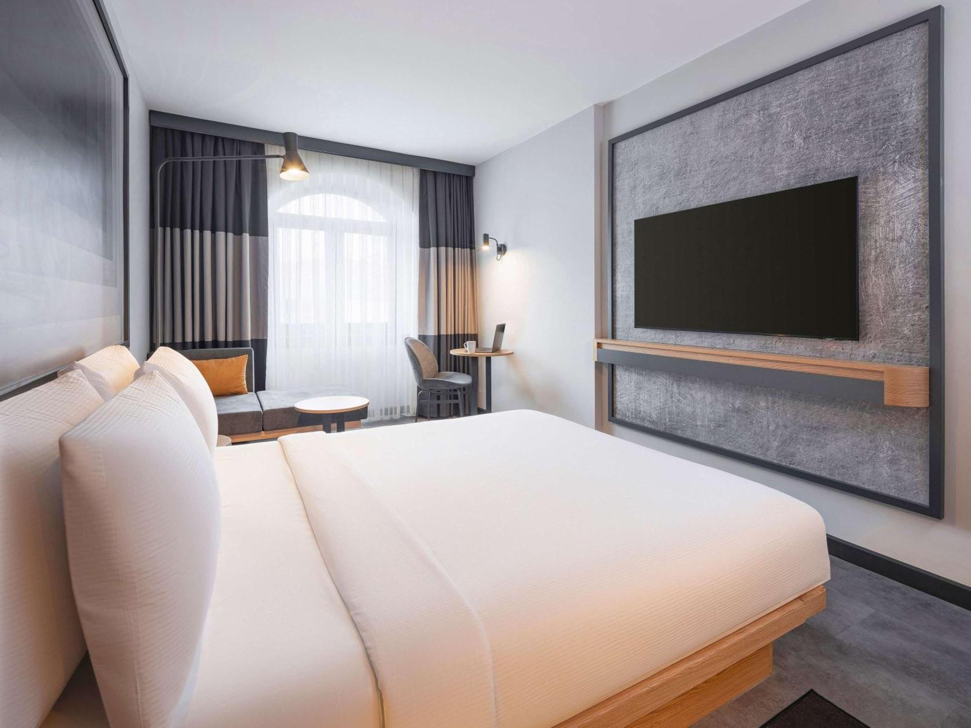 Hotel Ibis Istanbul Sisli Esterno foto
