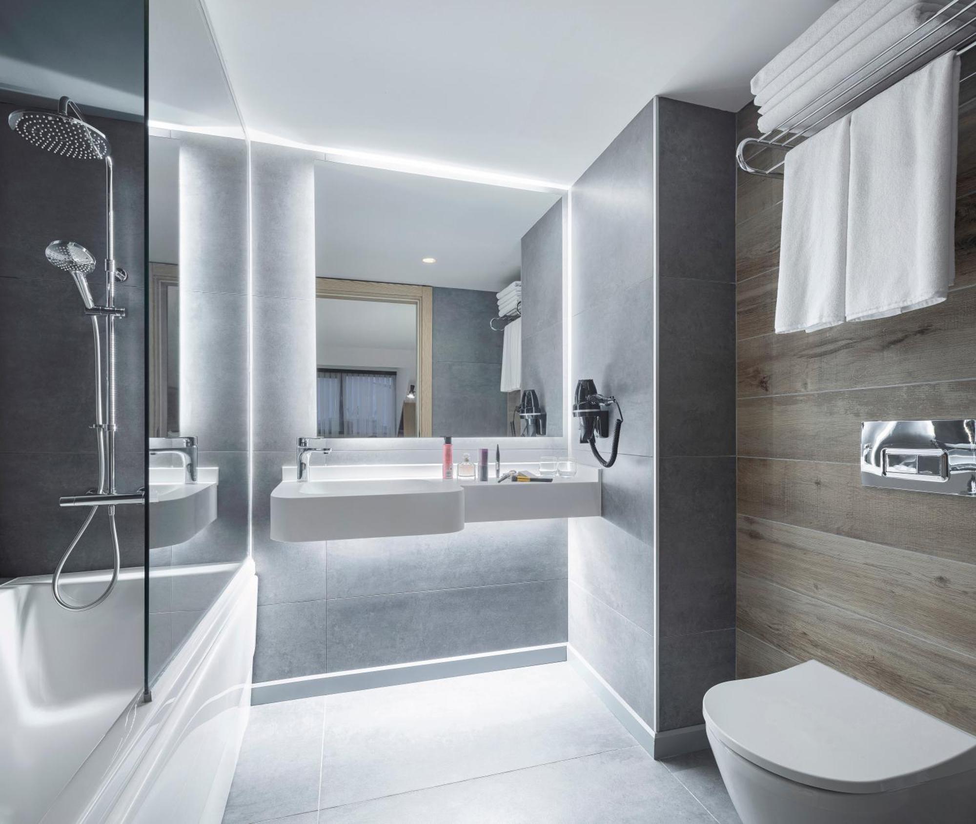 Hotel Ibis Istanbul Sisli Esterno foto