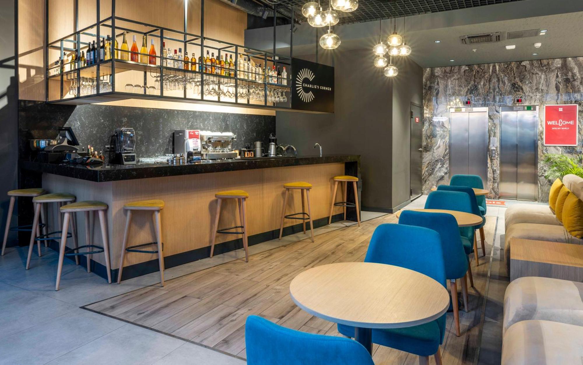 Hotel Ibis Istanbul Sisli Esterno foto
