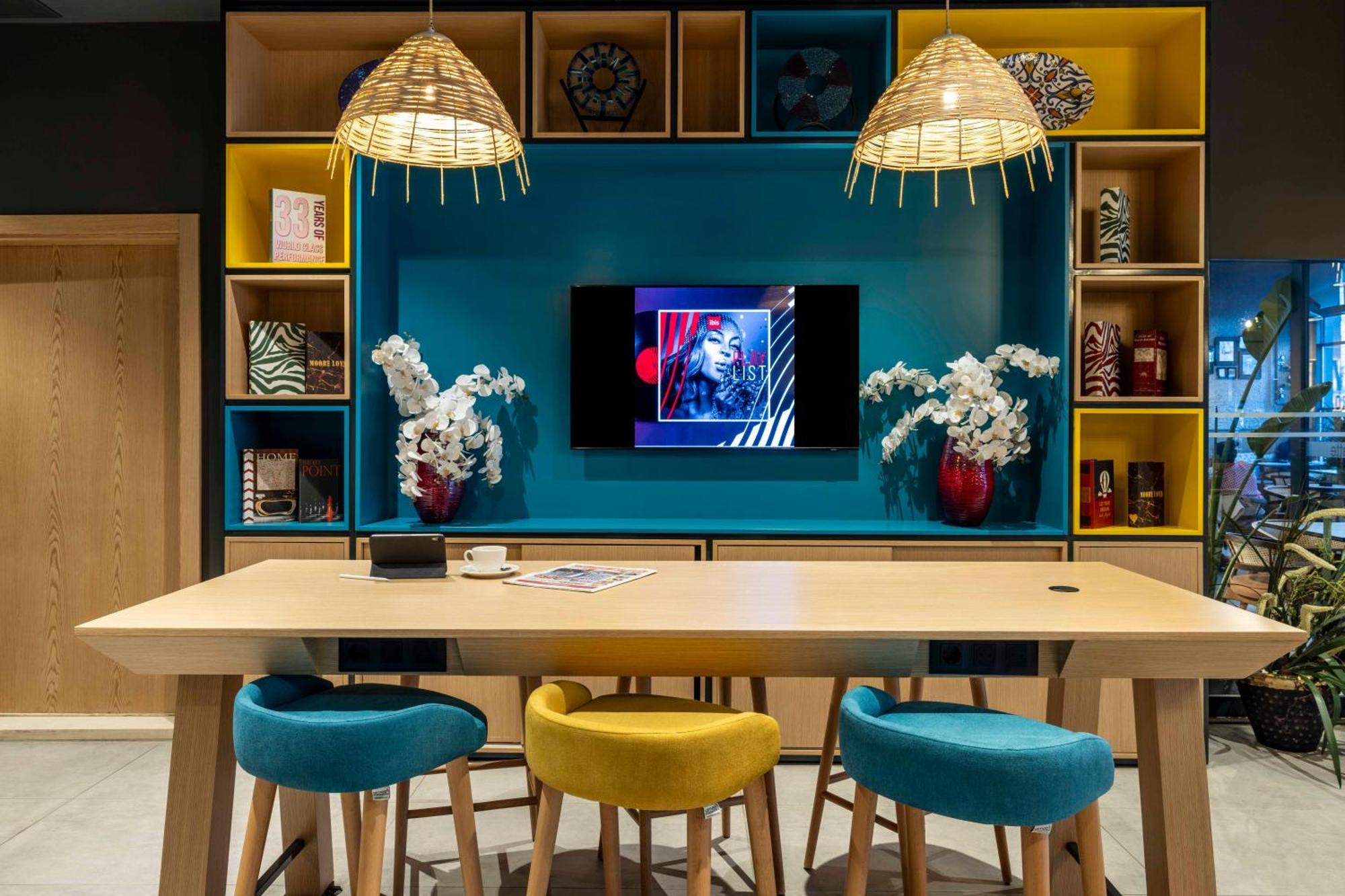Hotel Ibis Istanbul Sisli Esterno foto