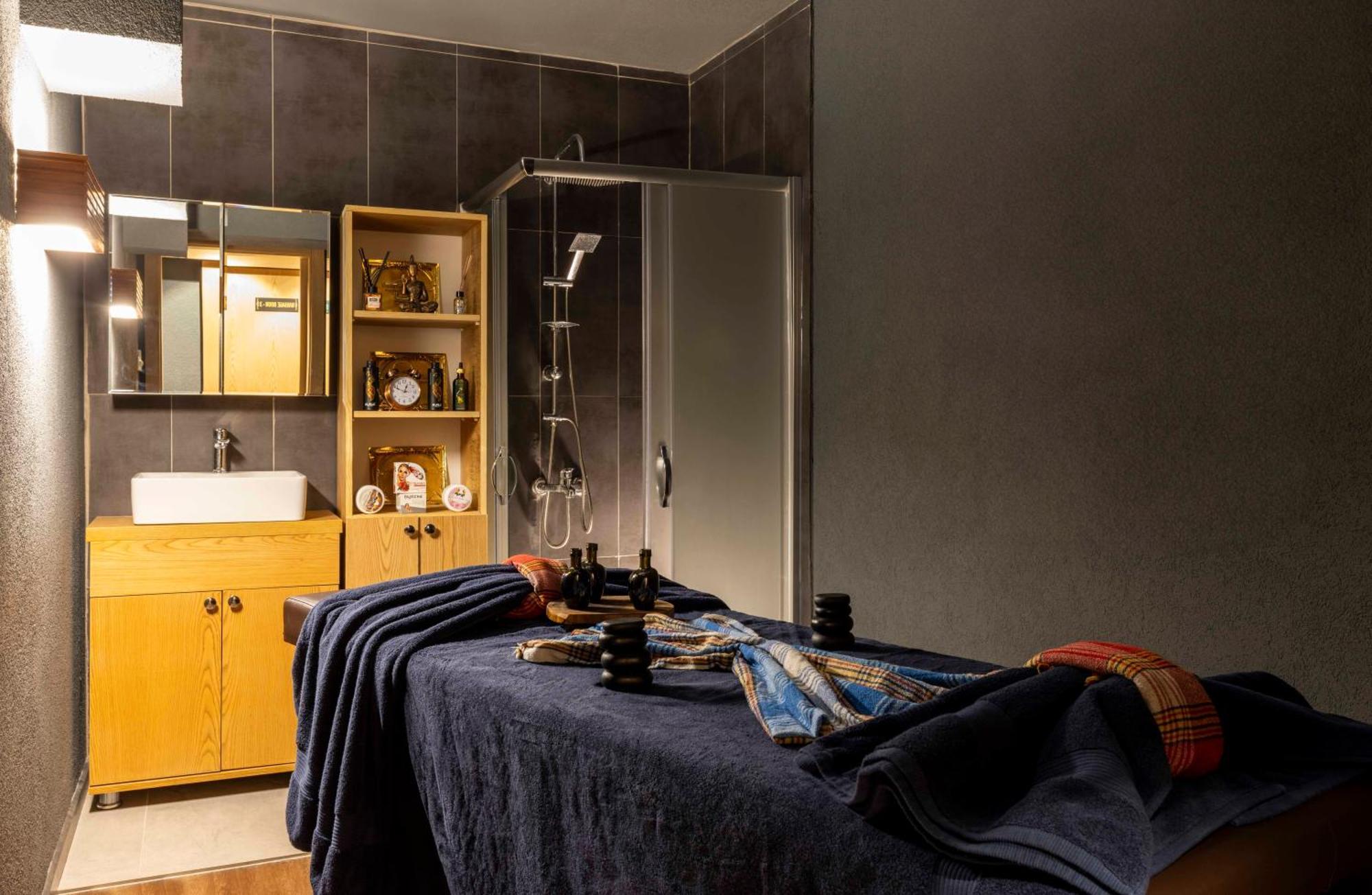 Hotel Ibis Istanbul Sisli Esterno foto