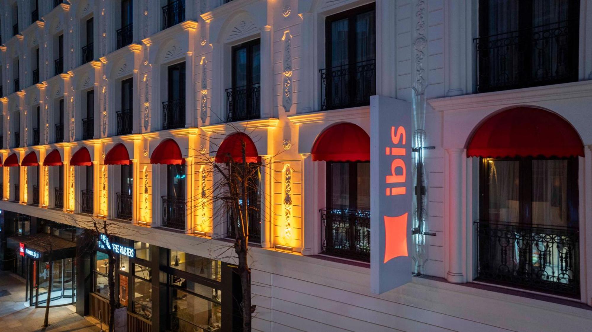 Hotel Ibis Istanbul Sisli Esterno foto