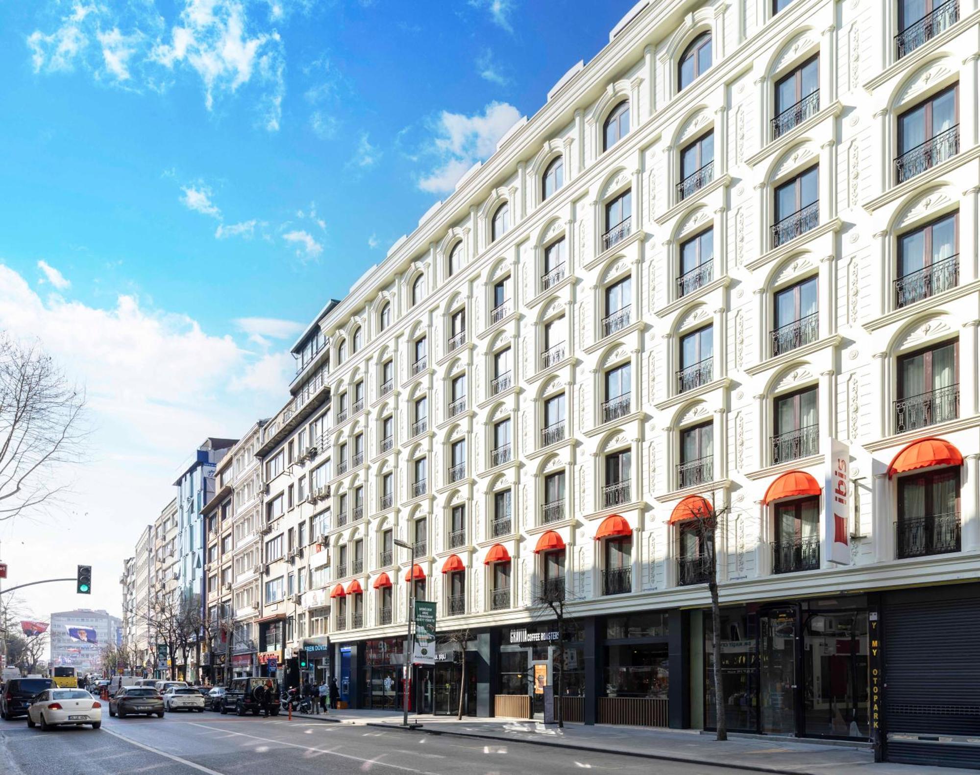 Hotel Ibis Istanbul Sisli Esterno foto